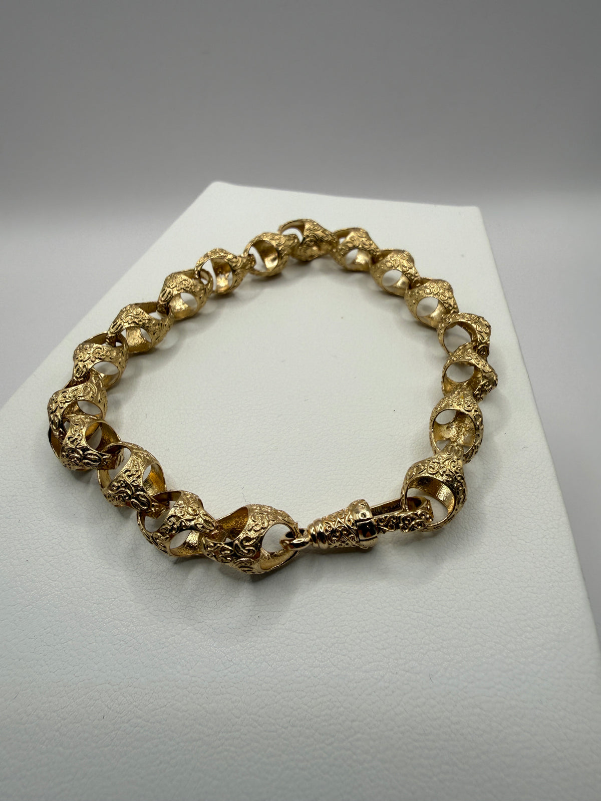 8MM ACORN 9CT GOLD BRACELET