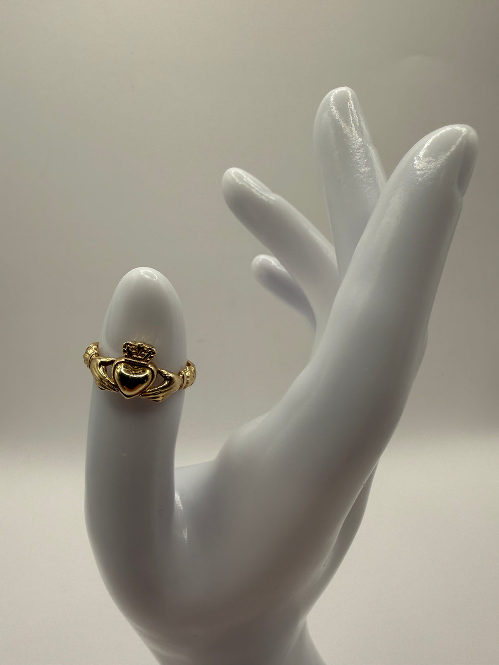CLADDAGH RING 9CT GOLD