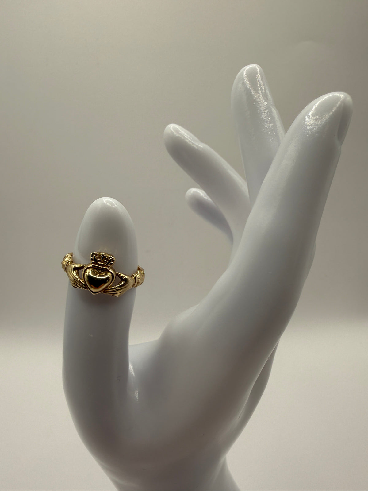 CLADDAGH RING 9CT GOLD